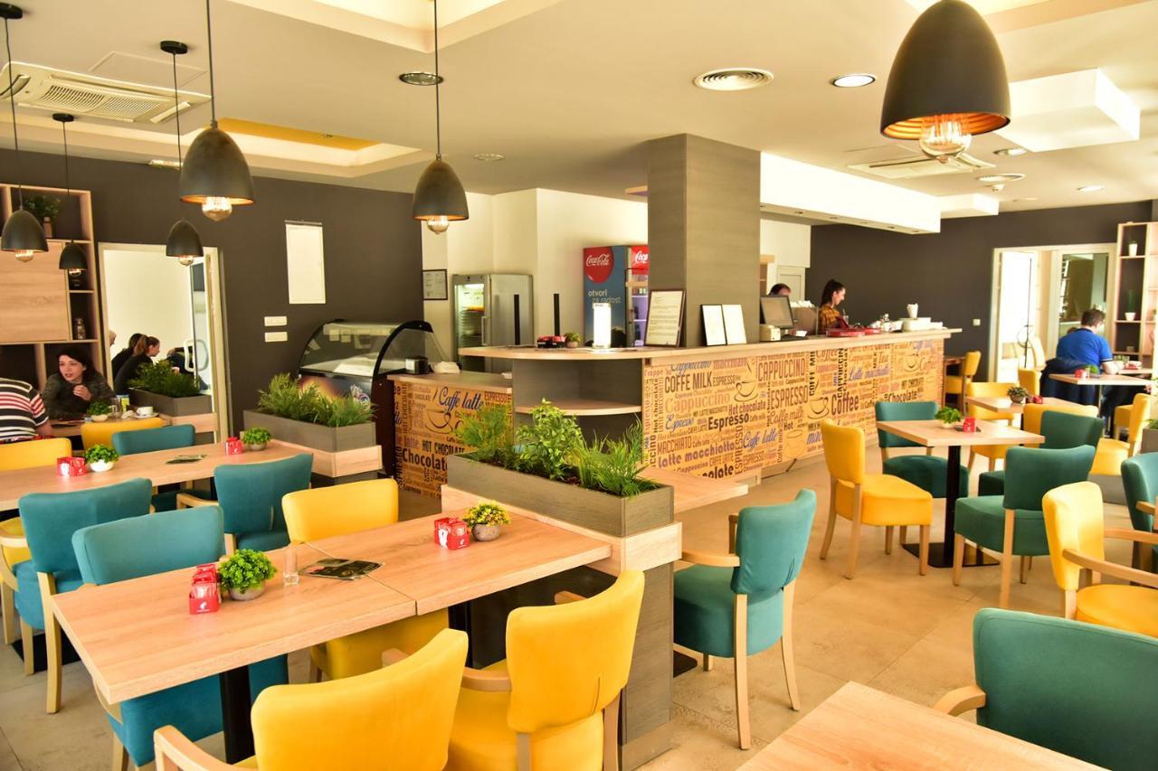 Student Hotel โมสตาร์ ภายนอก รูปภาพ